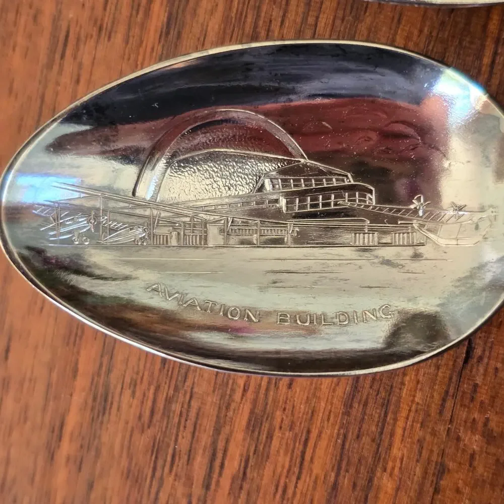 VTG WM Rogers 1939 New York Worlds Fair Spoons Silver Plate Pavillions Souvenir